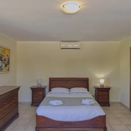 Sunshine Villa *